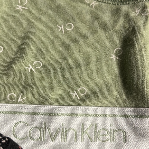 Calvin Klein size 6/6X sport training bras - Picture 6 of 9